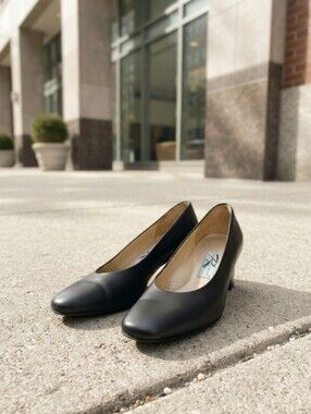 Ros Hommersom Ros Tech Navy Blue Leather Low Heel Comfort Pumps, Size 8.5W